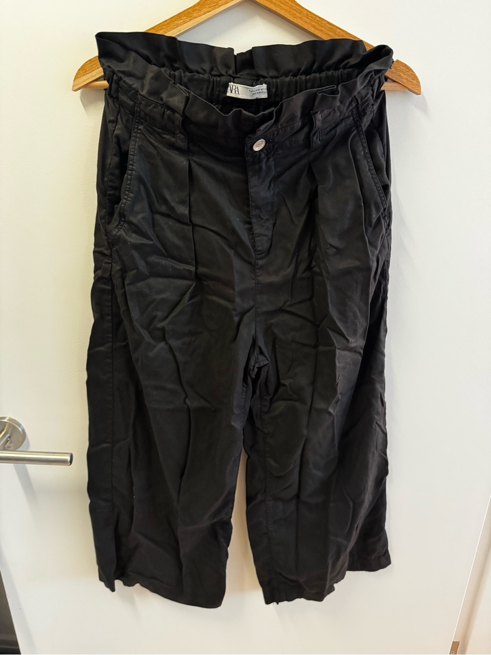 Zara black paperbag waist capris - size M